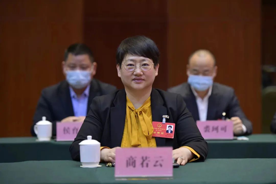 打响“智造强市”品牌│帅丰商若云董事长在会议上强调企业发展重任 打响“智造强市”品牌│帅丰商若云董事长在会议上强调企业发展重任