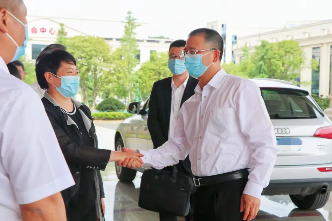 浙江高院等领导走进帅丰集成灶，助力企业蓬勃发展