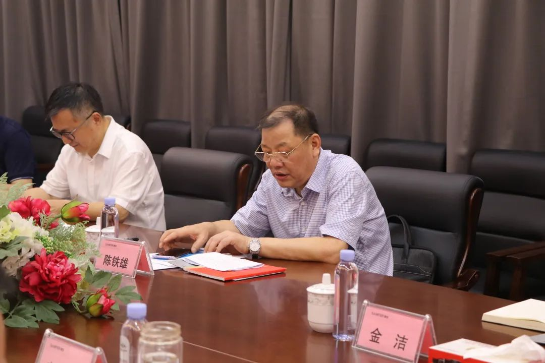 省政协领导莅临帅丰电器,高度肯定帅丰集成灶高质量发展 省政协领导莅临帅丰电器,高度肯定帅丰集成灶高质量发展