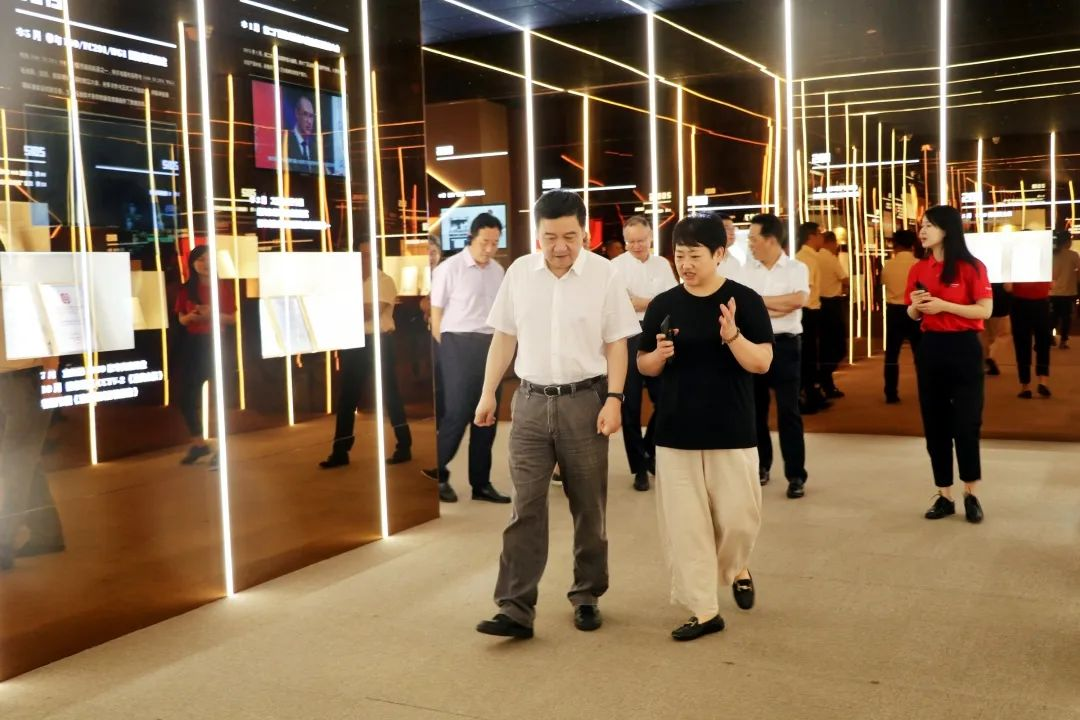 浙江省人大常委会党组一行莅临集成灶品牌帅丰电器参观调研！