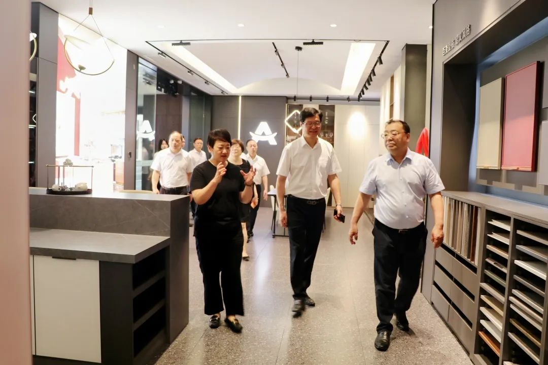 中国五金制品协会理事长一行莅临集成灶品牌帅丰电器考察指导