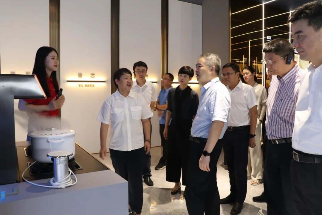 浙江省统计局一行莅临集成灶品牌帅丰电器参观调研! 浙江省统计局一行莅临集成灶品牌帅丰电器参观调研!