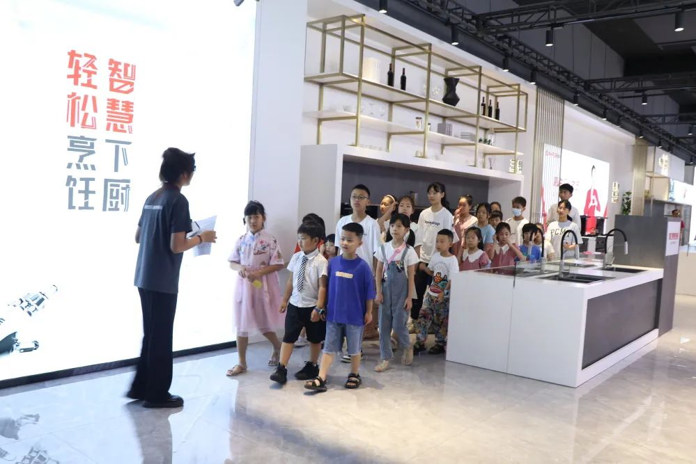 帅丰集成灶组织小美食家DIY趣游记活动,在劳动中寻找快乐 帅丰集成灶组织小美食家DIY趣游记活动,在劳动中寻找快乐