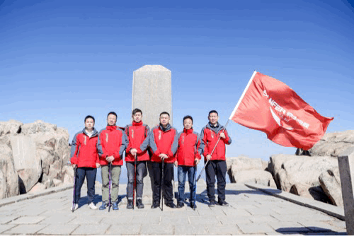 登顶泰山，勇攀巅峰，和集成灶品牌帅丰共赴王者之路！