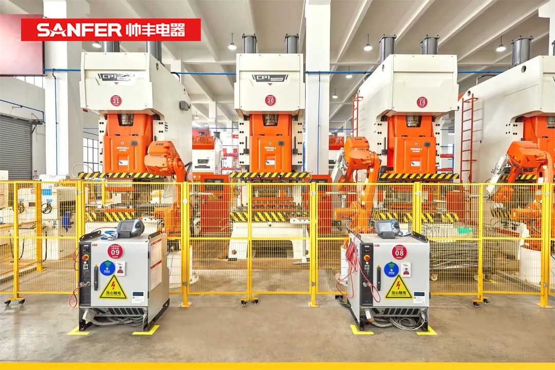 万台的仓储空间来得及发货吗?别急!帅丰有AGV智能搬运车 万台的仓储空间来得及发货吗?别急!帅丰有AGV智能搬运车