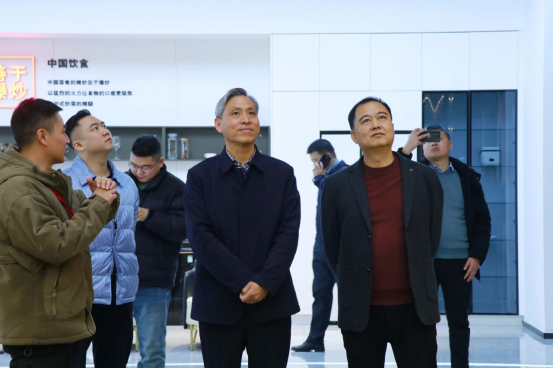 争创新高,共促发展!安徽省固镇县委书记沈明举一行莅临帅丰电器参观调研 争创新高,共促发展!安徽省固镇县委书记沈明举一行莅临帅丰电器参观调研