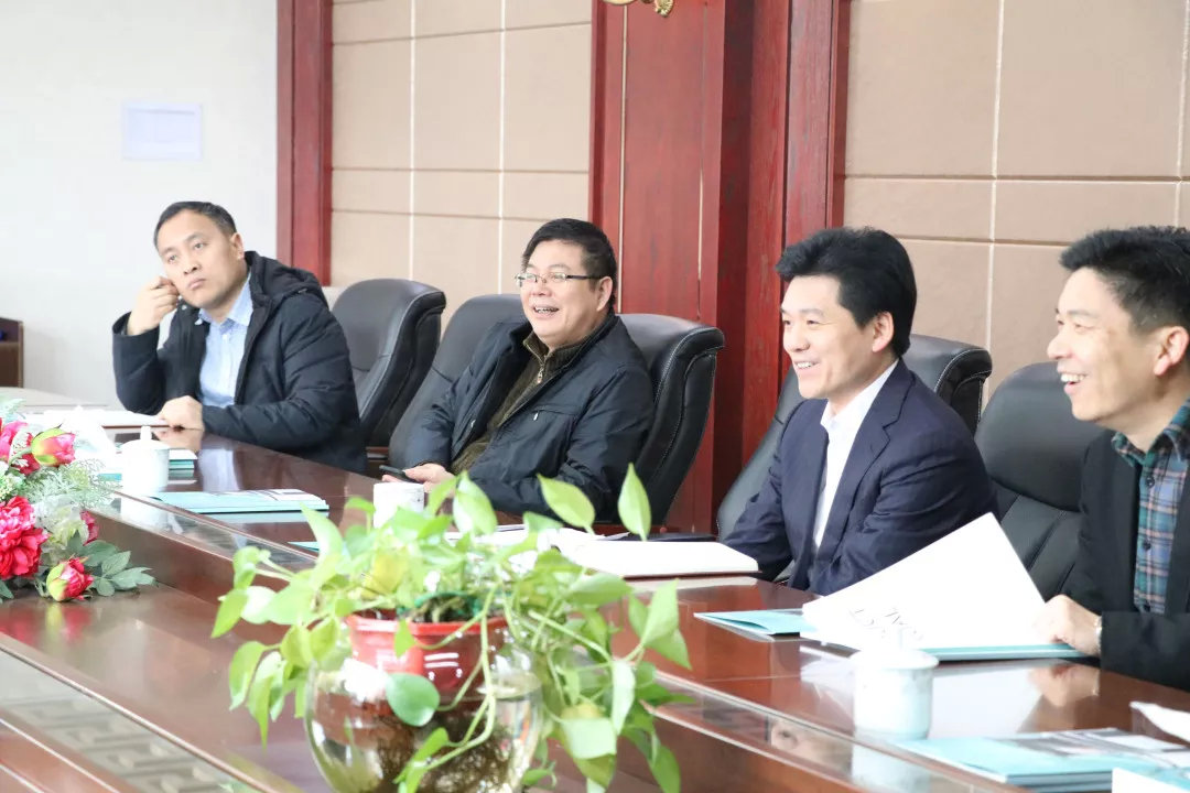 嵊州市长严钢莅临指导,帅丰谨记叮嘱,2019继续领航嵊州厨电行业发展! 嵊州市长严钢莅临指导,帅丰谨记叮嘱,2019继续领航嵊州厨电行业发展!