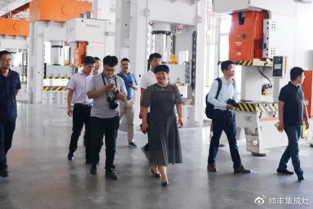 中国集成灶考察团莅临帅丰,专业品质赢盛赞 中国集成灶考察团莅临帅丰,专业品质赢盛赞