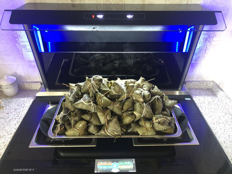 端午节快到了!今天帅丰电器就来挑战一下,煮100个粽子需要多久? 端午节快到了!今天帅丰电器就来挑战一下,煮100个粽子需要多久?