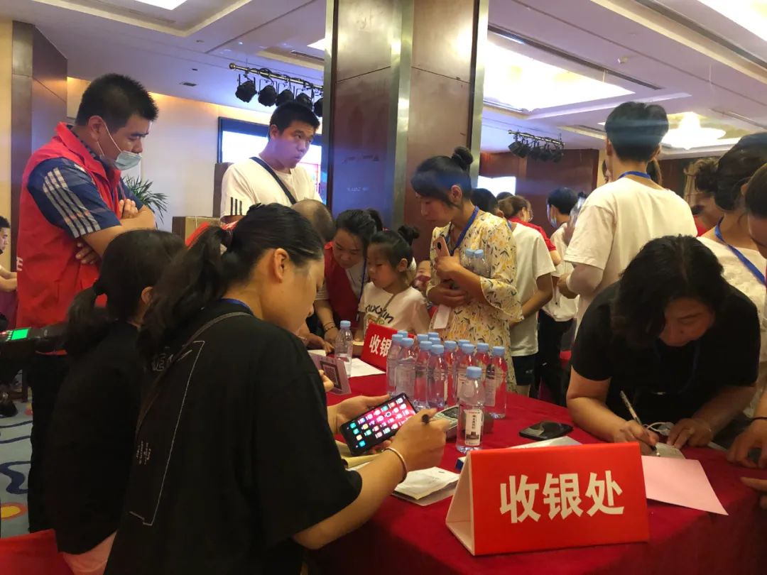 钜惠来袭|帅丰总裁签售三城联动,嗨翻一夏 钜惠来袭|帅丰总裁签售三城联动,嗨翻一夏