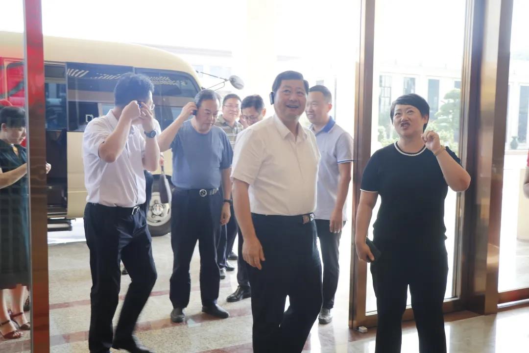 大国品牌|绍兴市人大常委会主任谭志桂一行走访帅丰电器,大力称赞帅丰实力 大国品牌|绍兴市人大常委会主任谭志桂一行走访帅丰电器,大力称赞帅丰实力