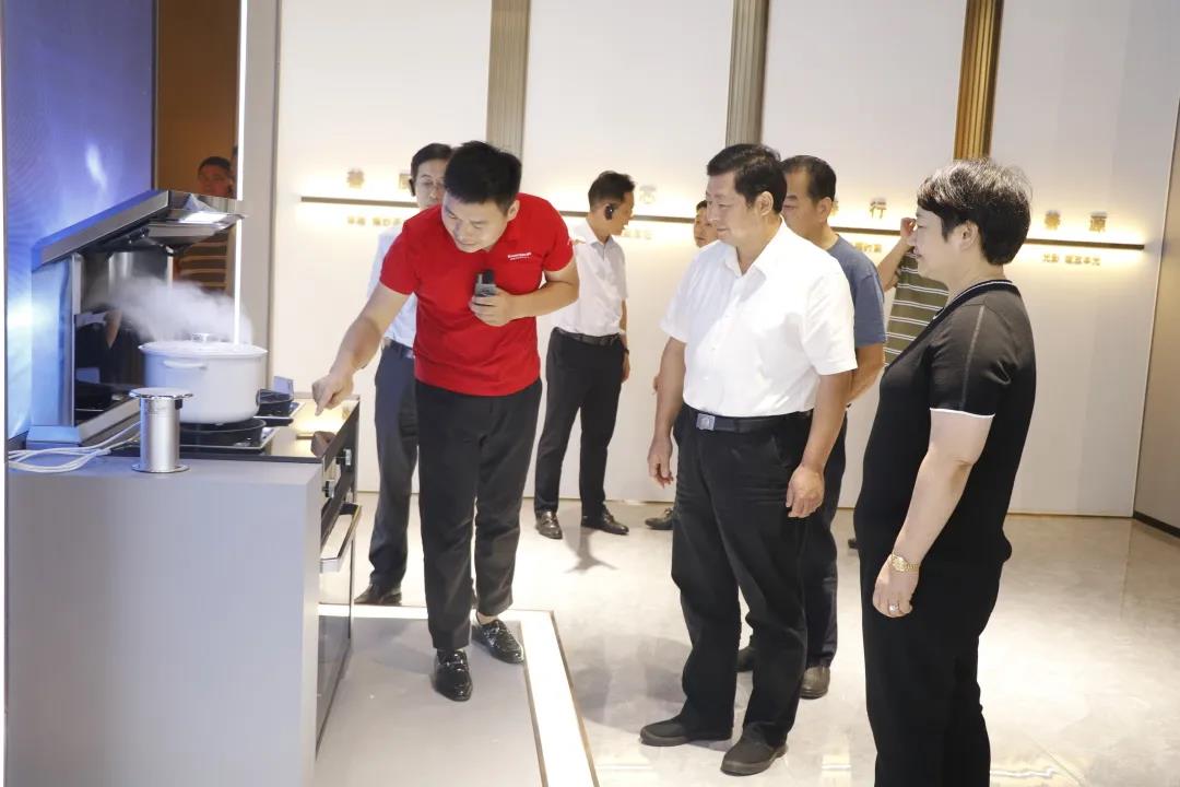 大国品牌|绍兴市人大常委会主任谭志桂一行走访帅丰电器,大力称赞帅丰实力 大国品牌|绍兴市人大常委会主任谭志桂一行走访帅丰电器,大力称赞帅丰实力