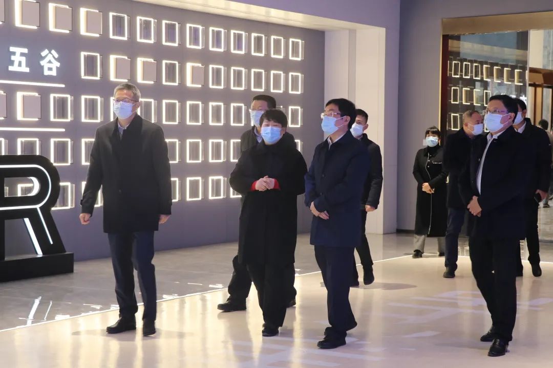 行业标杆,彰显丰采|绍兴市委副书记、代市长施惠芳一行莅临帅丰调研指导! 行业标杆,彰显丰采|绍兴市委副书记、代市长施惠芳一行莅临帅丰调研指导!